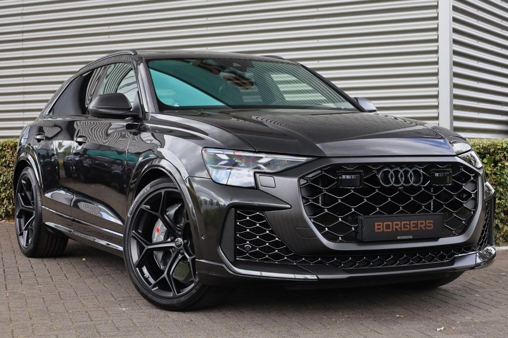 Audi RSQ8
