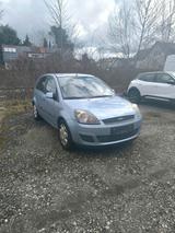 Ford Fiesta 1.6 Benzin, 101 PS - Ford Fiesta aus 2007: 1.6