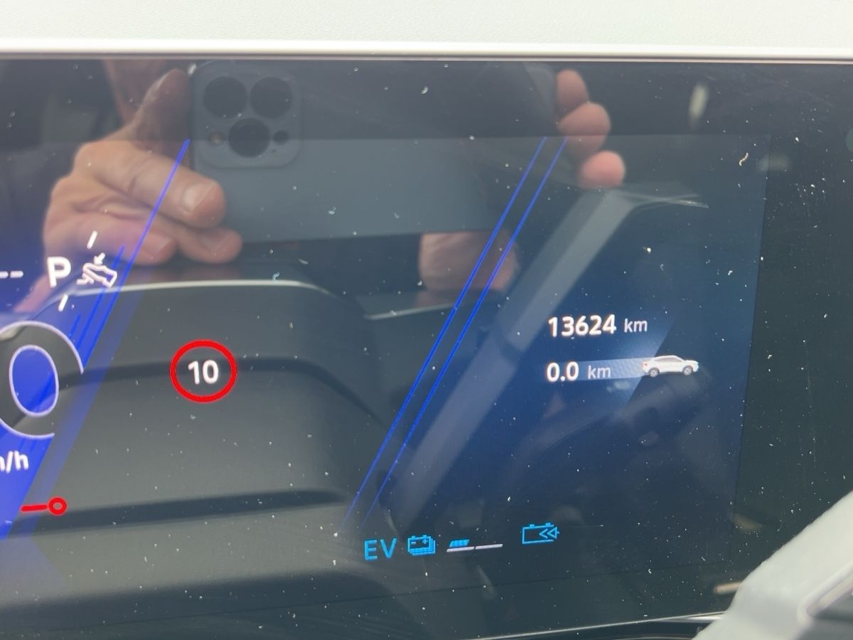 Renault Rafale - Bild 12