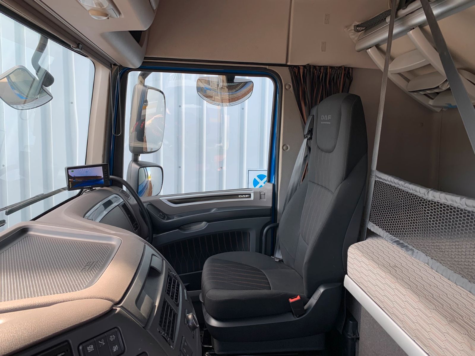 Fahrzeugabbildung DAF FT XF 480 SC LD
