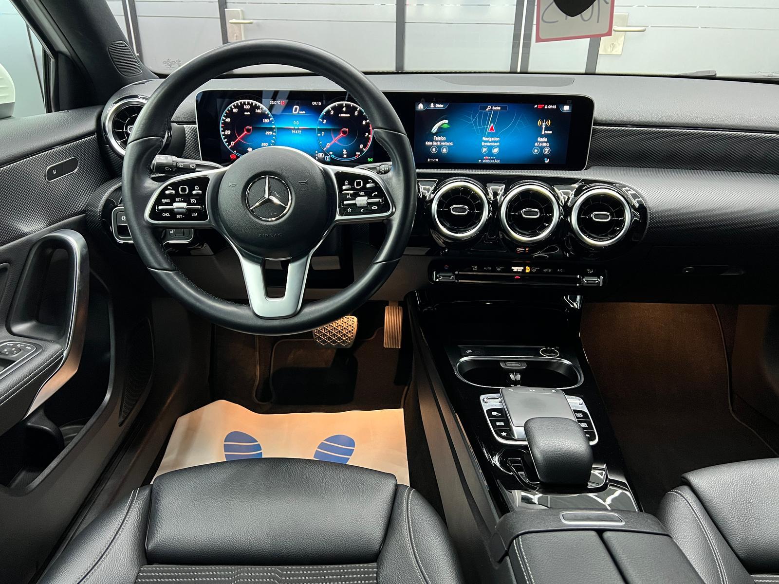 Mercedes-Benz A 250 4Matic Progressive AHK, LED, Premium Paket