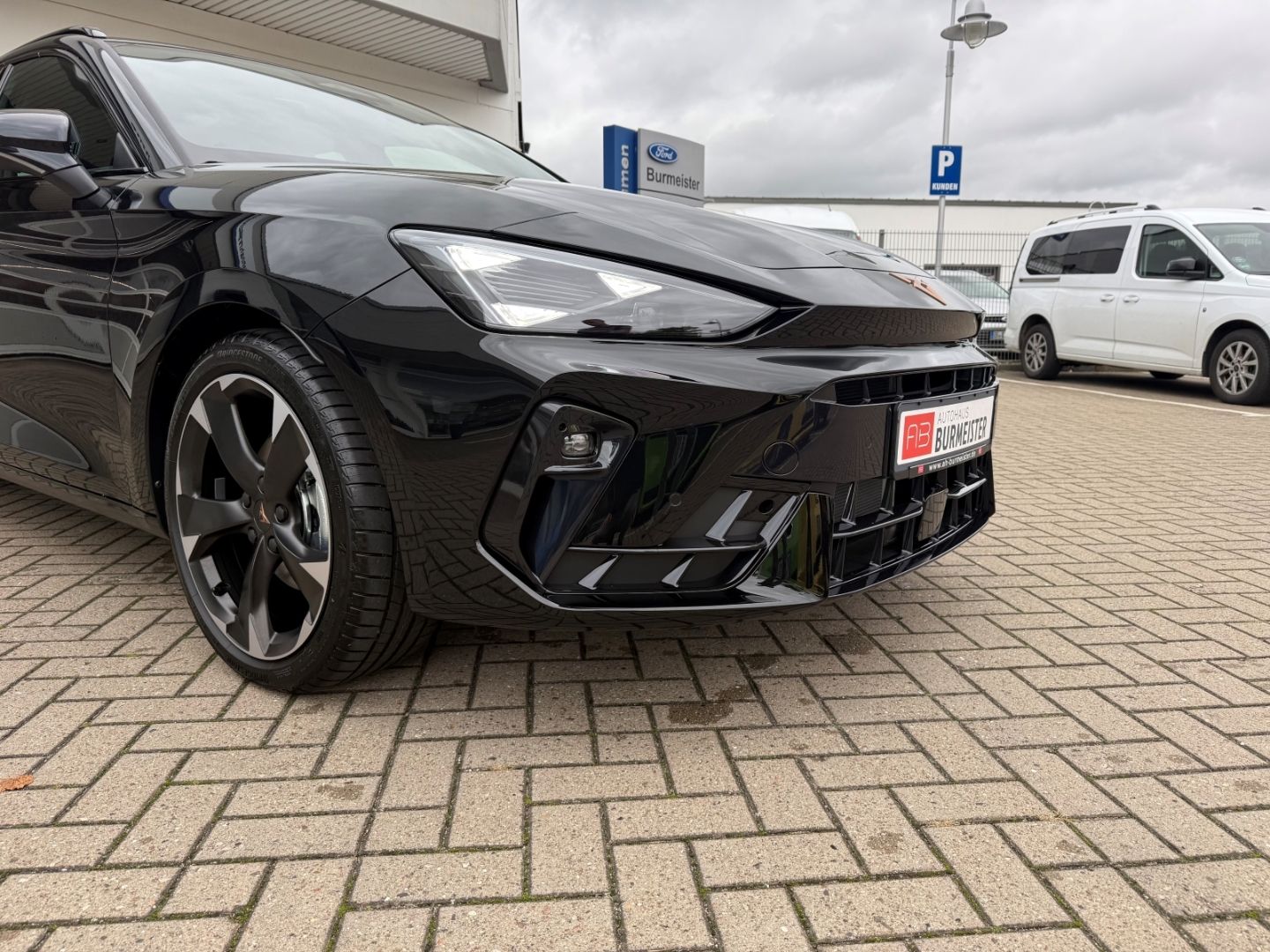 Fahrzeugabbildung CUPRA Leon Sportstourer 1.5 eTSI 110 kW Sportpaket Nav