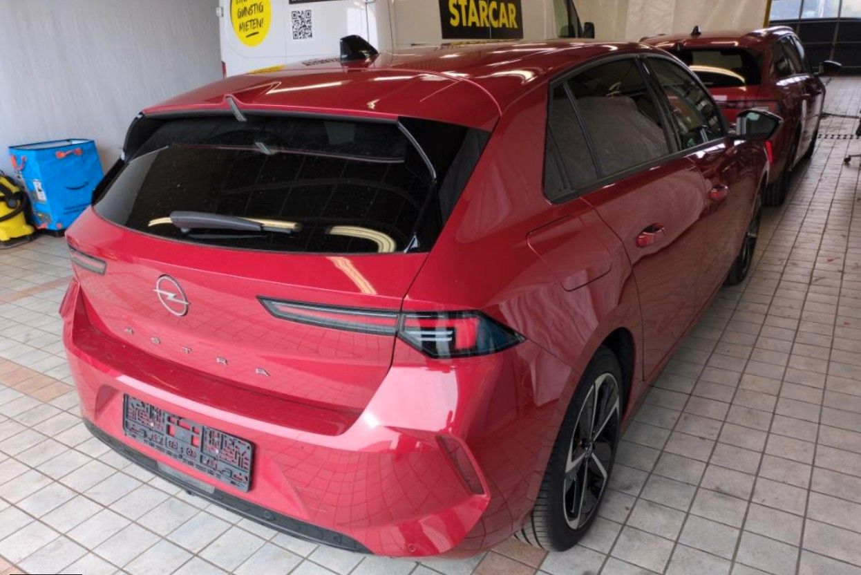 Fahrzeugabbildung Opel Astra L Lim. 1.2T ELEGANVE NAVI/LED/KAMERA/SPORT