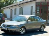 Volkswagen Passat 2.0 KLIMAAUTO TLEDER TÜV SHZ - gebrauchte VW Passat aus dem Jahr 2003