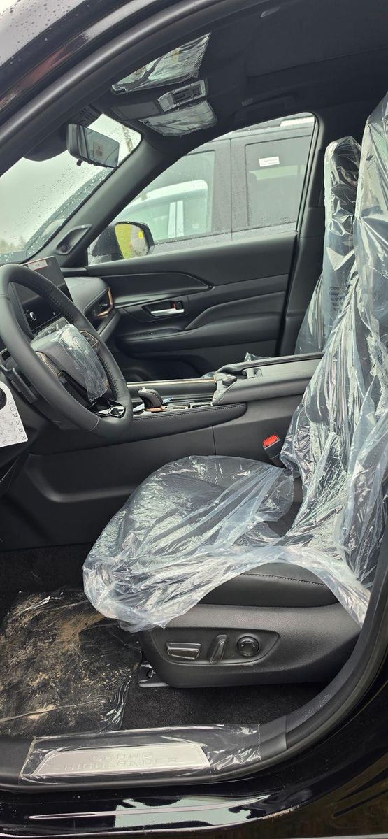 Fahrzeugabbildung Toyota GRAND Platinum Max T1: 68.000 EURO