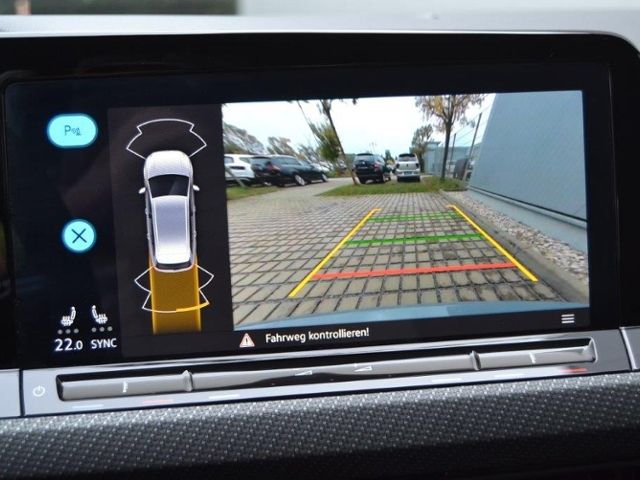 Golf VIII Variant 1.5 TSI R-Line AHK/LED/17-ZOLL