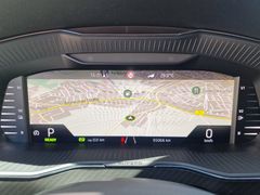 Fahrzeugabbildung Skoda Superb Combi Sportline iV Navi LED ACC AHK 360°