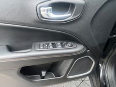 JEEP Compass Longitude SHZ, KLIMA,NAVI,RFK,LH,ESP,GRA