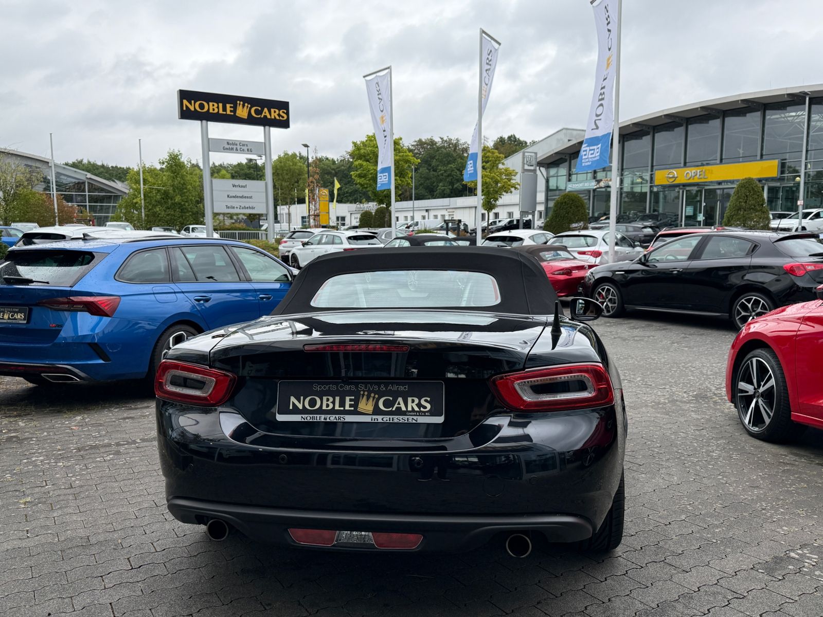 Fahrzeugabbildung Fiat 124 Spider Lusso KAM LED NAVI