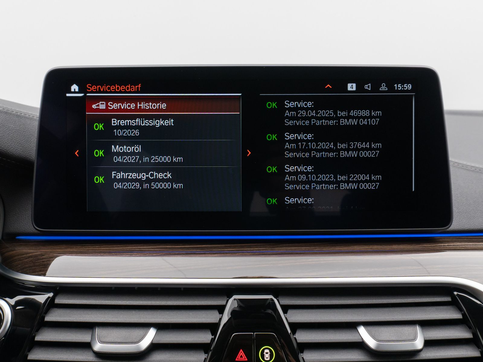 Fahrzeugabbildung BMW 520d Luxury Line Kamera DAB H/K DisplKey Alarm