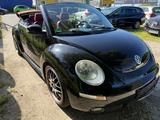 Volkswagen New Beetle Cabriolet 2.0 - Volkswagen New Beetle mit Benzin-Antrieb: Automatik