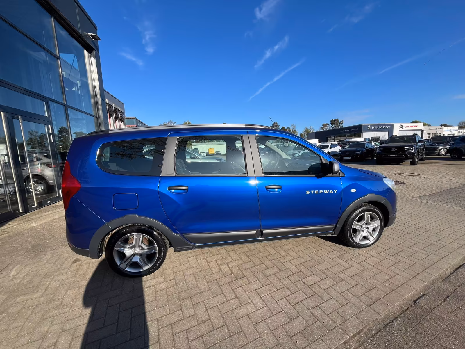 Dacia Lodgy Stepway Selection *Kamera*AHK*7-Sitze*