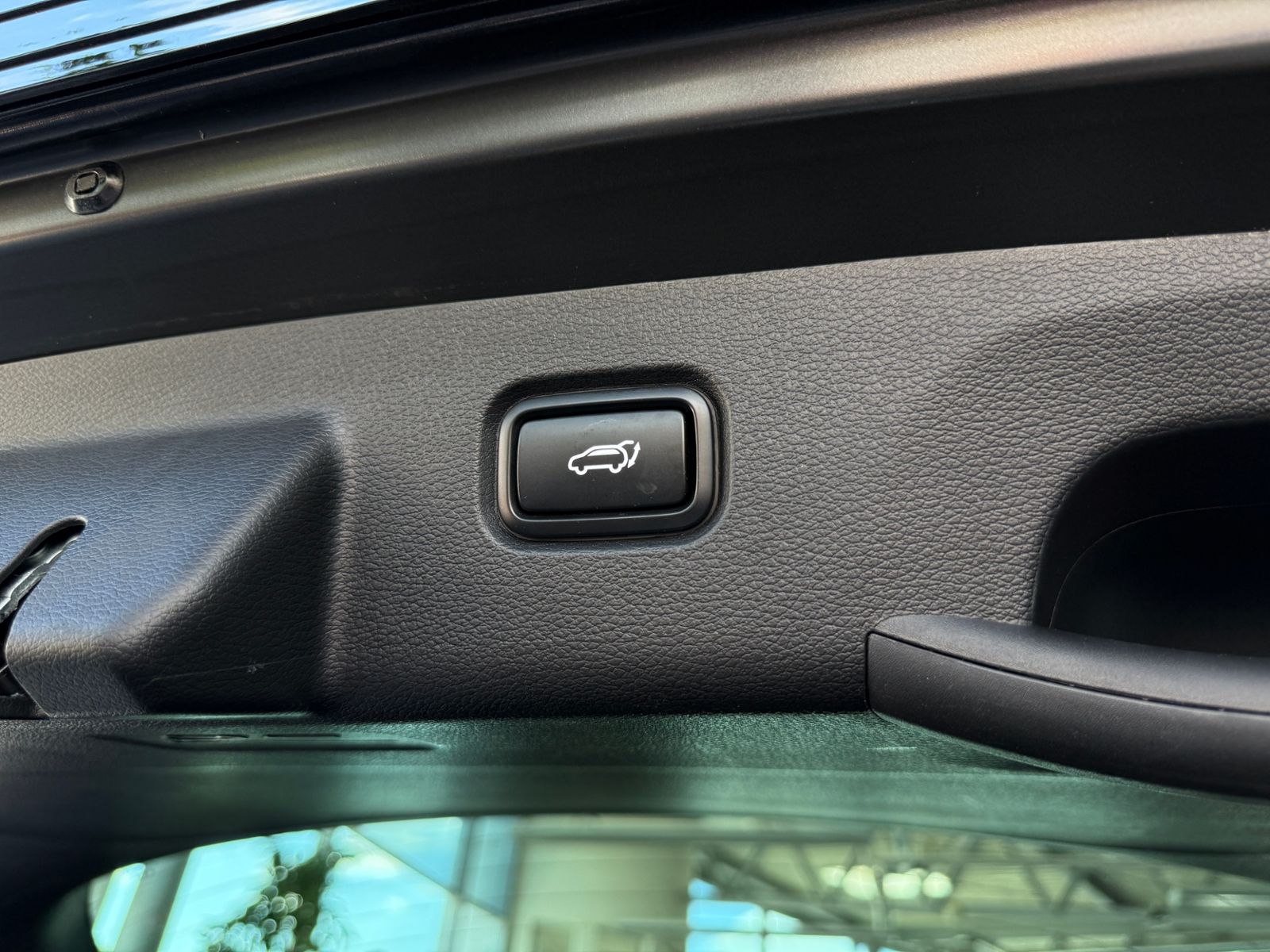 Fahrzeugabbildung Kia Sportage Spirit 4WD AHK PANO 360° H/K LEDER