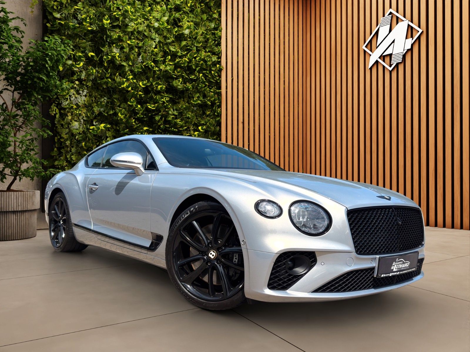 Fahrzeugabbildung Bentley 4.0*V8*Mulliner*Blackline*22"*HuD*ACC*Night Vis*