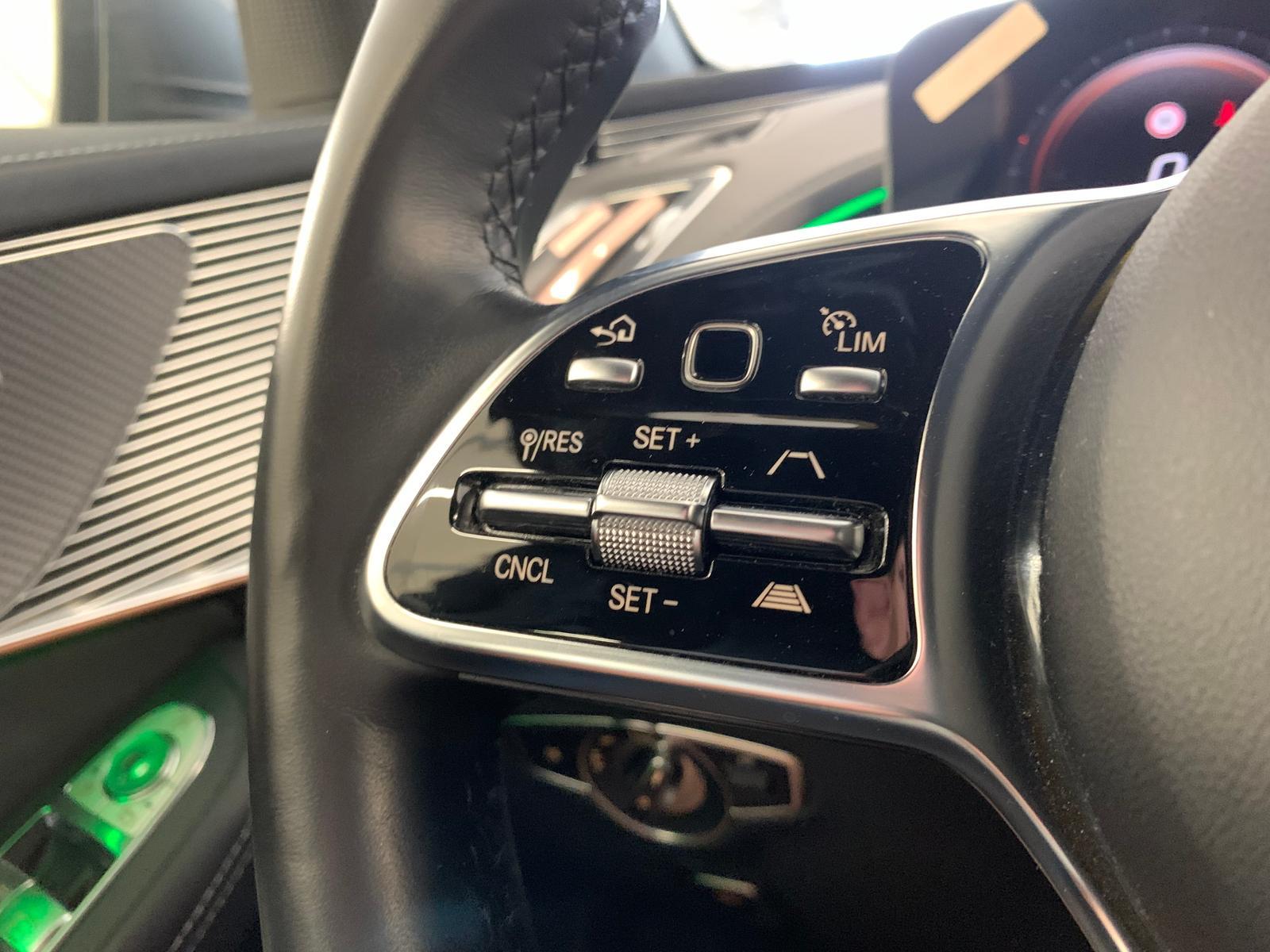 Mercedes-Benz EQC 400 4M 2x AMG Line HeadUp 360Kam Distronic+