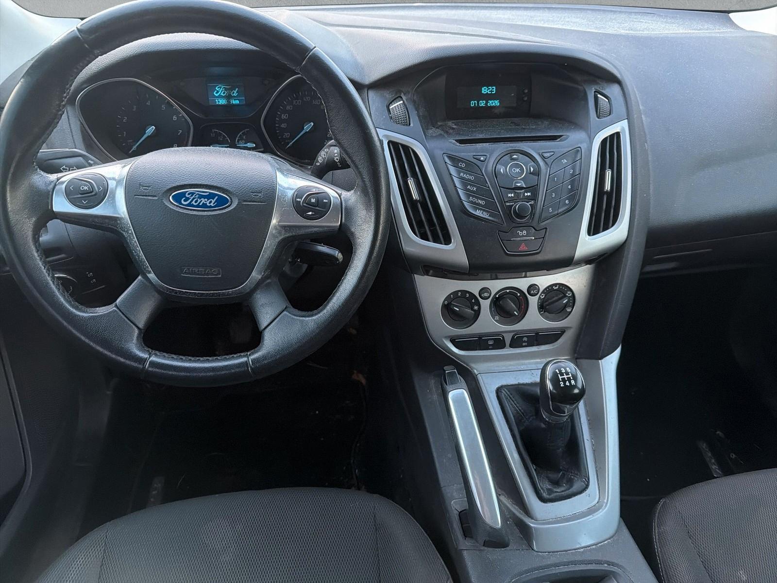 Ford Focus 2013 — фото 10