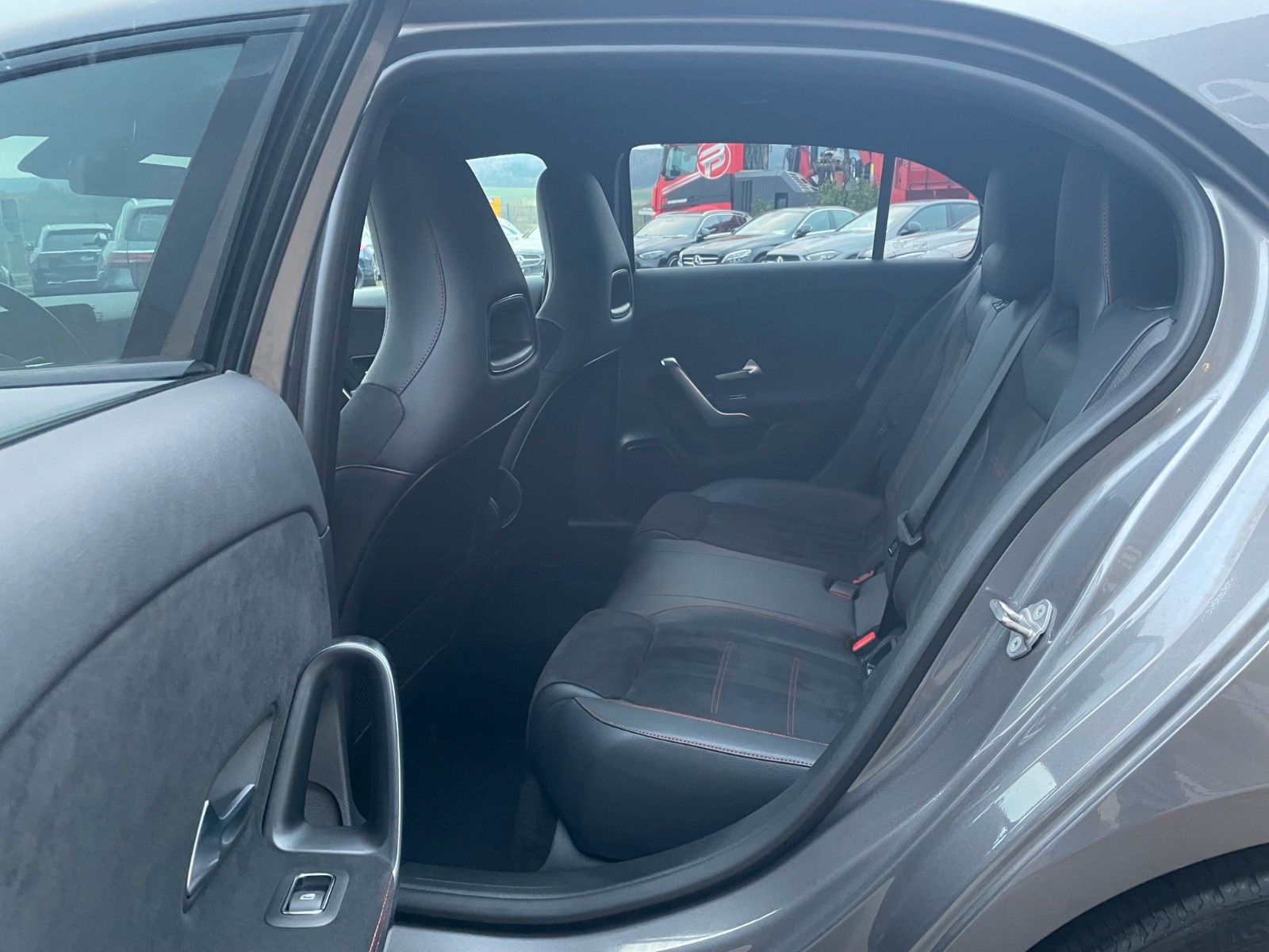 Fahrzeugabbildung Mercedes-Benz A 180 AMG+LED+IHC+RFK+TotWinkel+SFIntegration