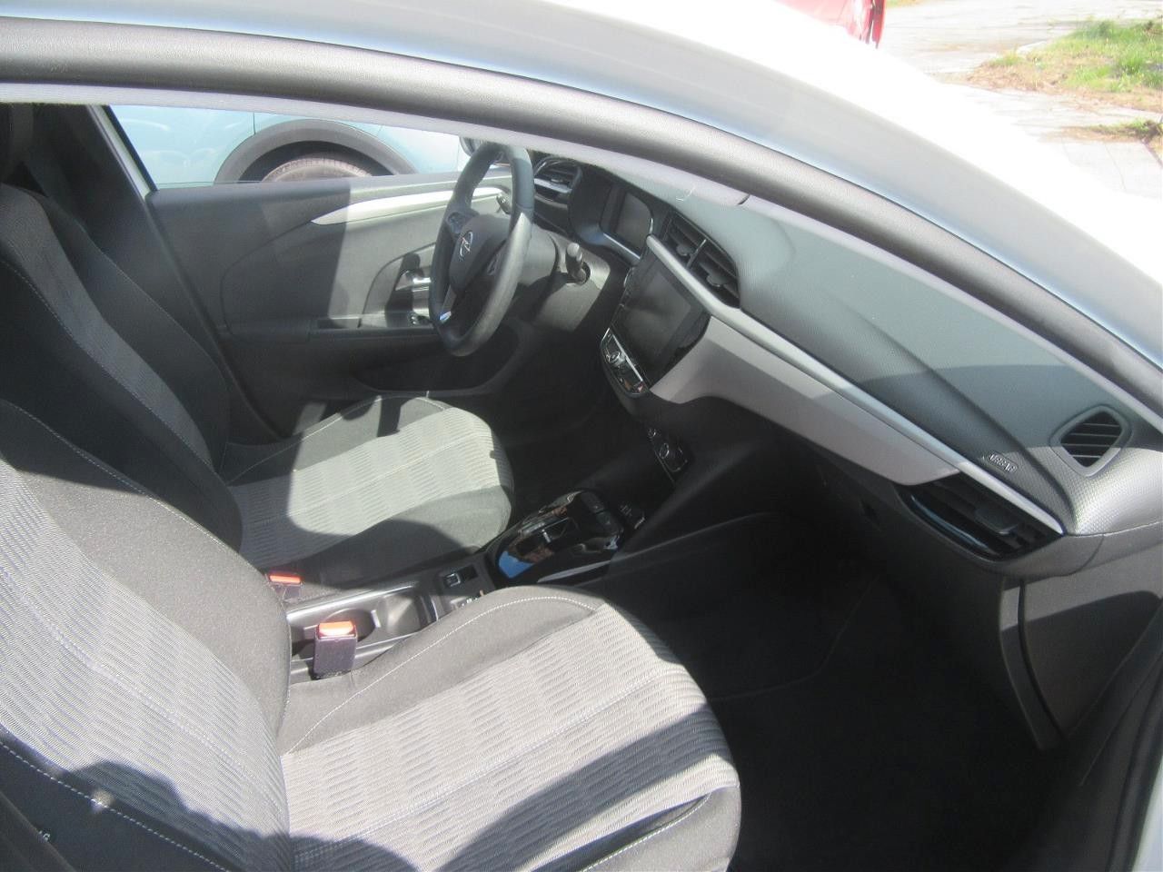 Fahrzeugabbildung Opel Corsa-e F EDITION 7KW NAVI/VIRT/SHZ/DAB/WÄRMEP.