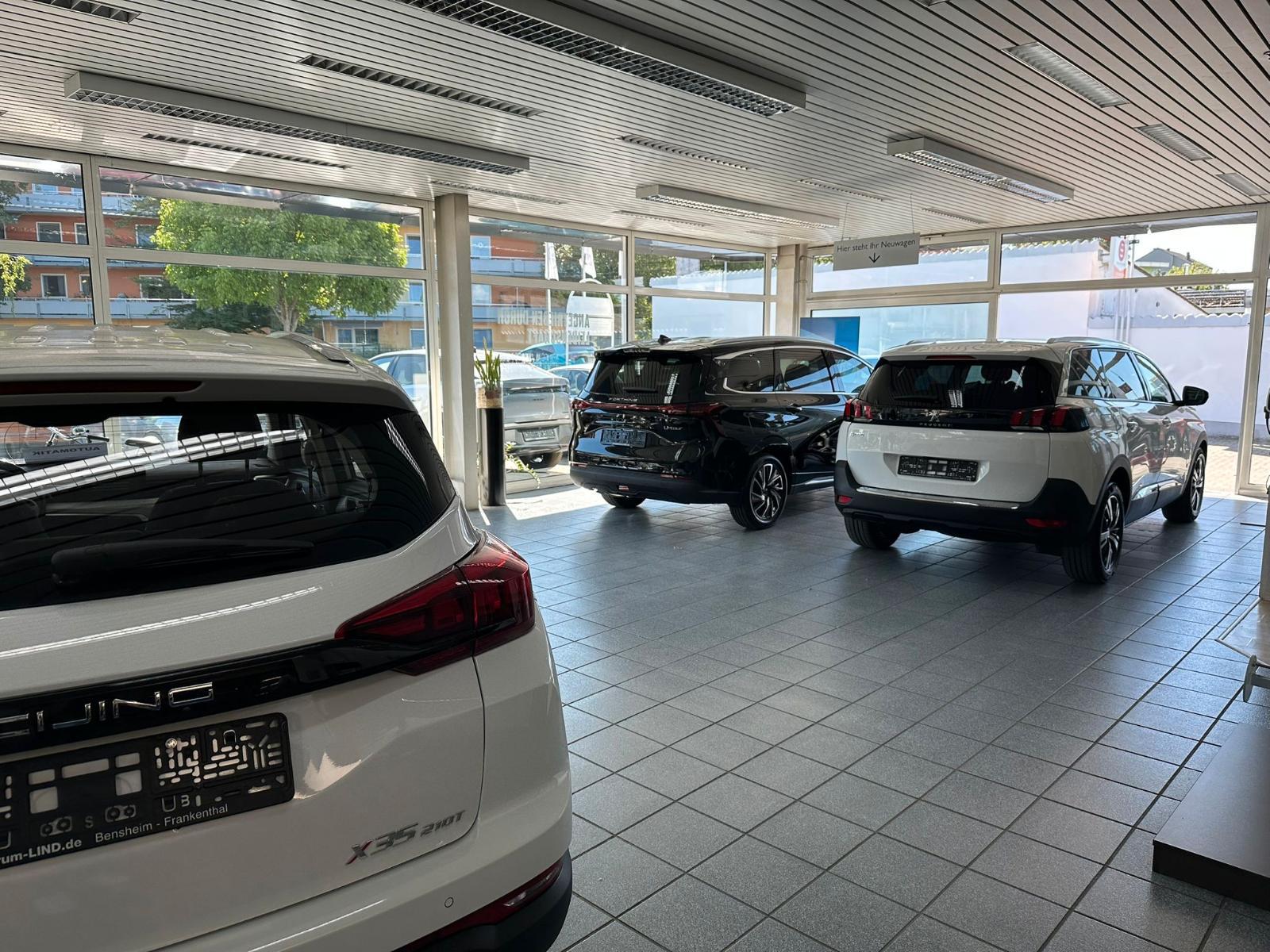 showroom-image-bottom