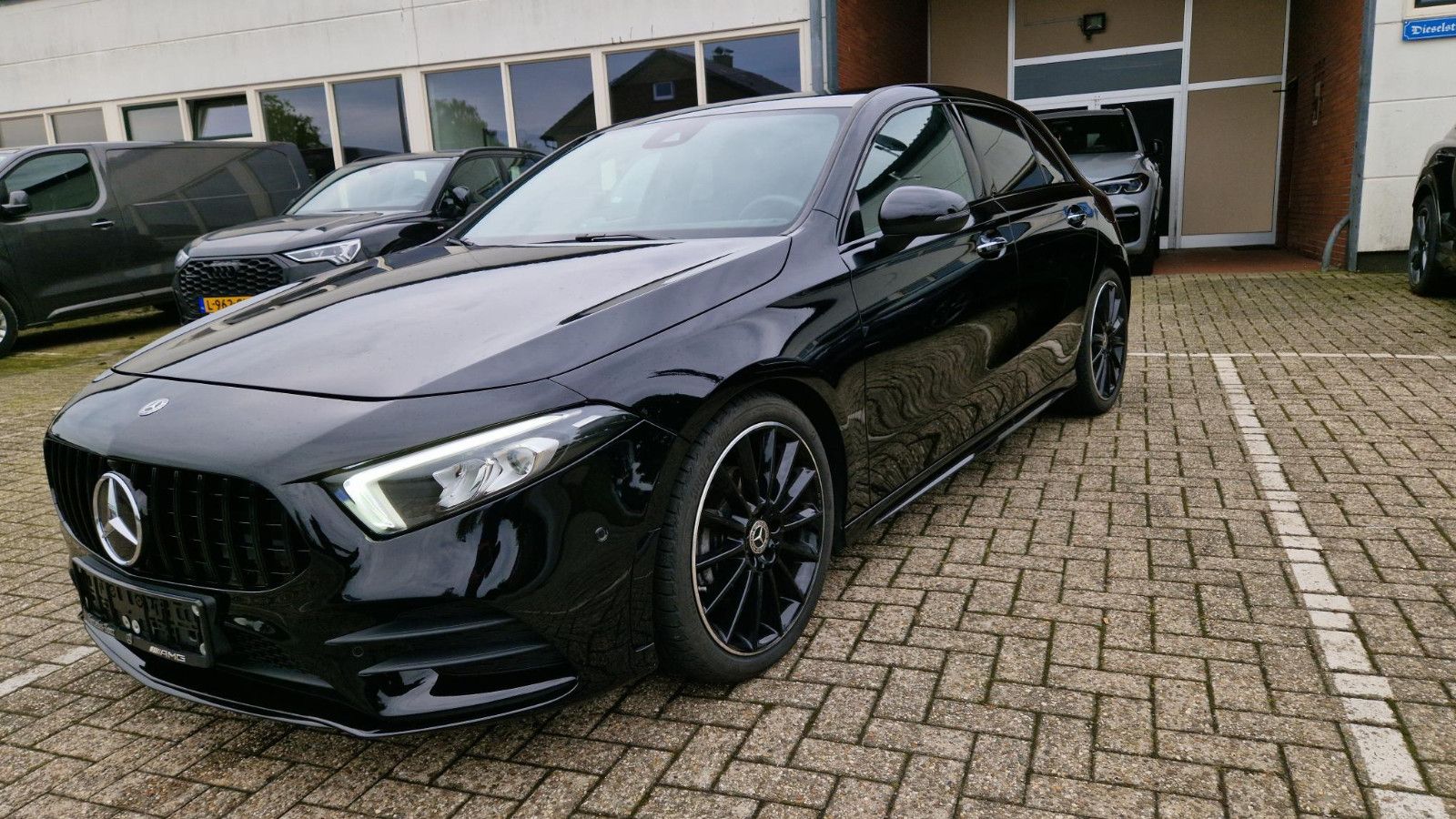 MERCEDES-BENZ A 200 A -Klasse A 200 d AMG*LeD*Ambiente