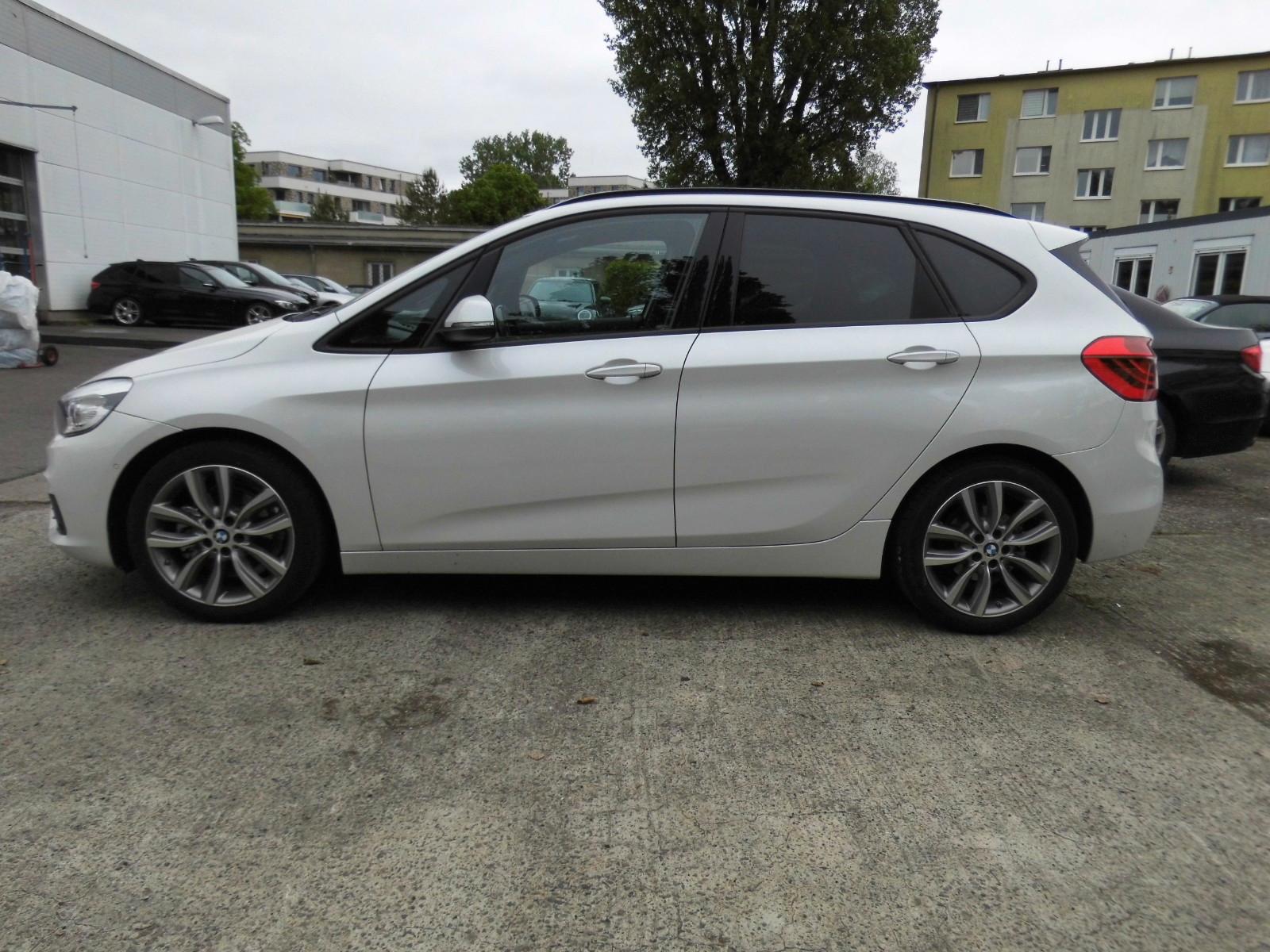 BMW 220 i Active Tou Sport Line AHK LED PA HiFi Navi