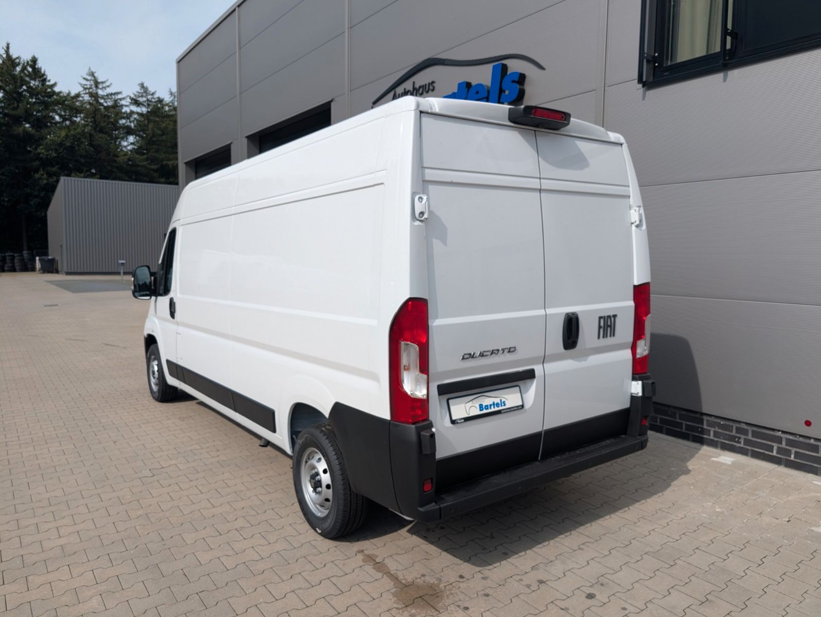 Fahrzeugabbildung Fiat Ducato Kastenwagen 33 L3H2 140 Multijet Hochd