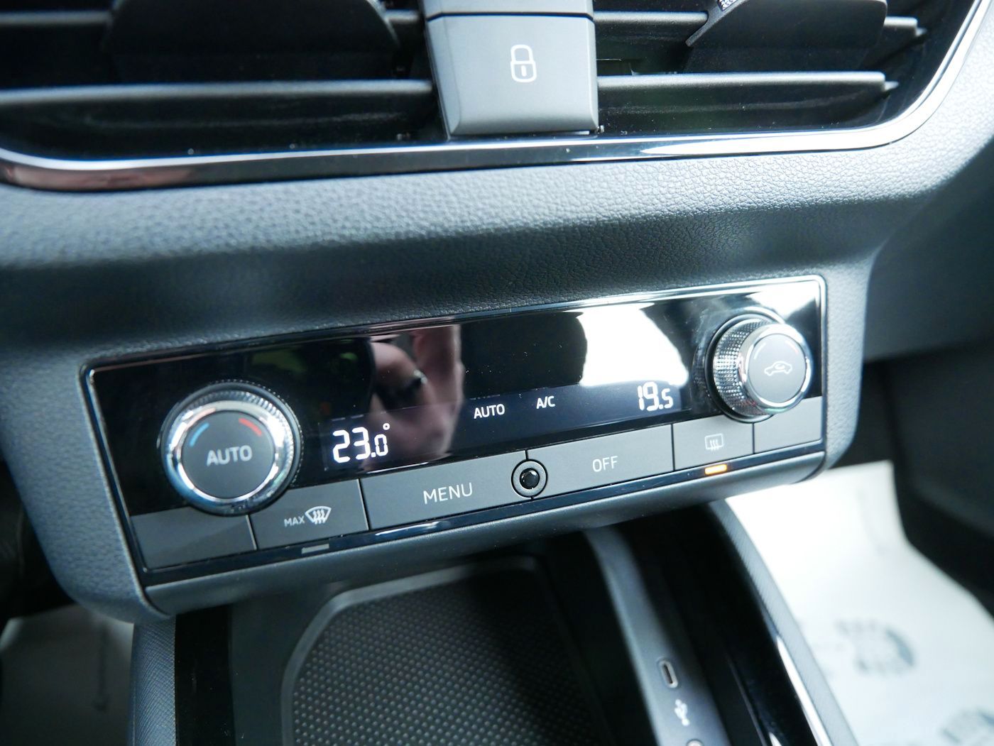 Fahrzeugabbildung SKODA Kamiq 1.0 Ambition DSG LED PDC Klimaautomatik AL