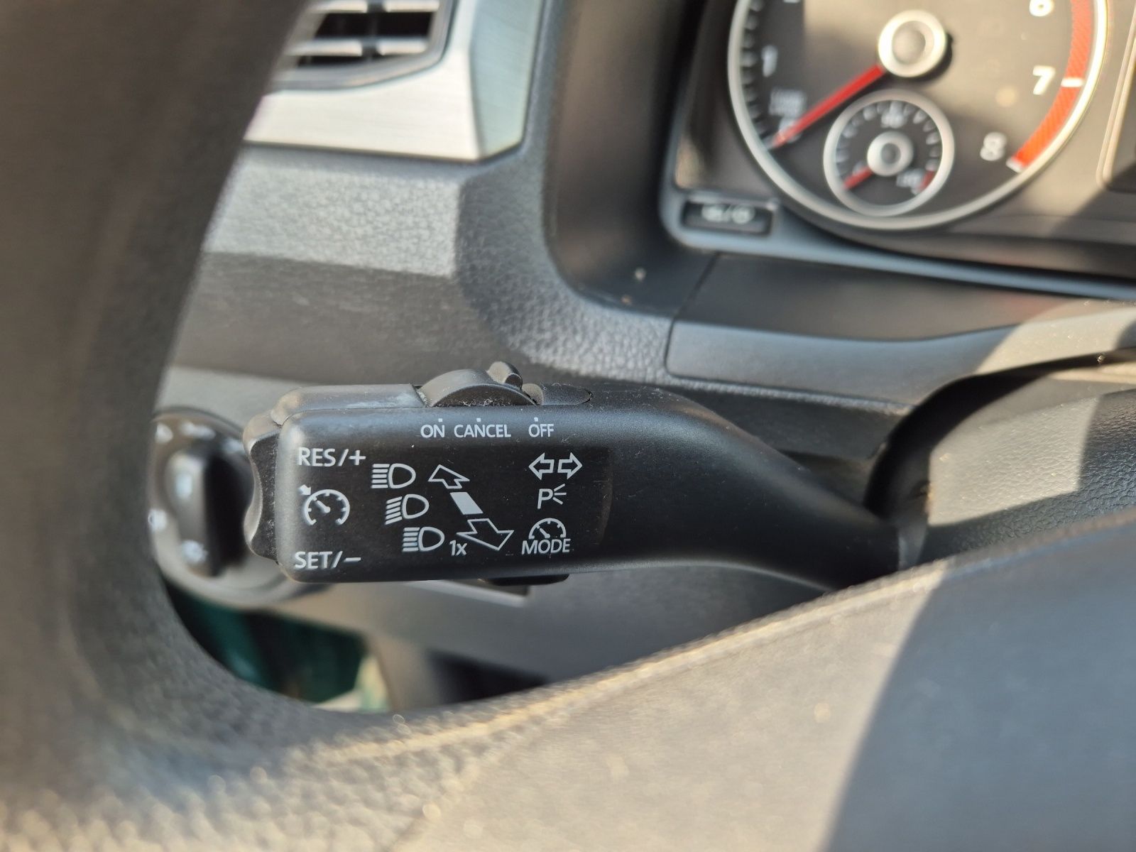 Fahrzeugabbildung Volkswagen Caddy Kombi TSI 7-Si Klima GRA PDC