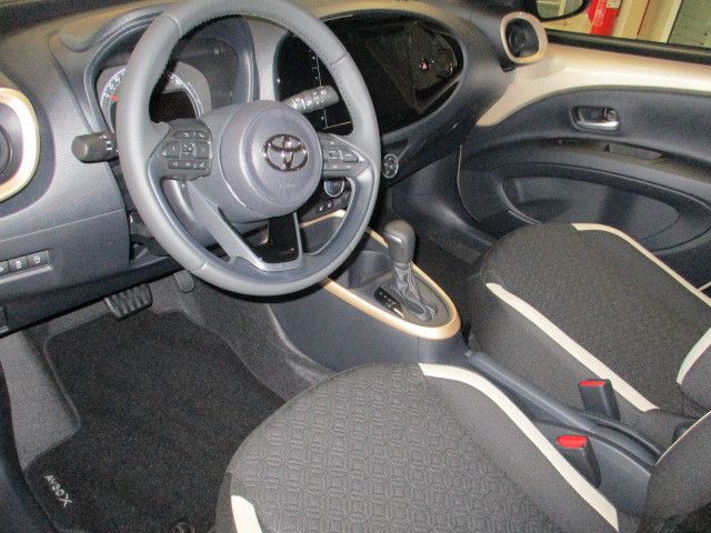Fahrzeugabbildung Toyota Aygo X Team D Automatik