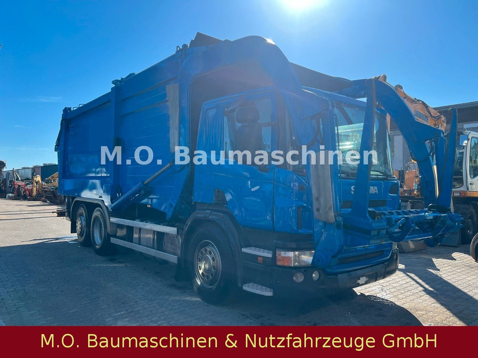 Fahrzeugabbildung Scania P 320 LB / Kehrichtabfuhrwagen / Frontlader