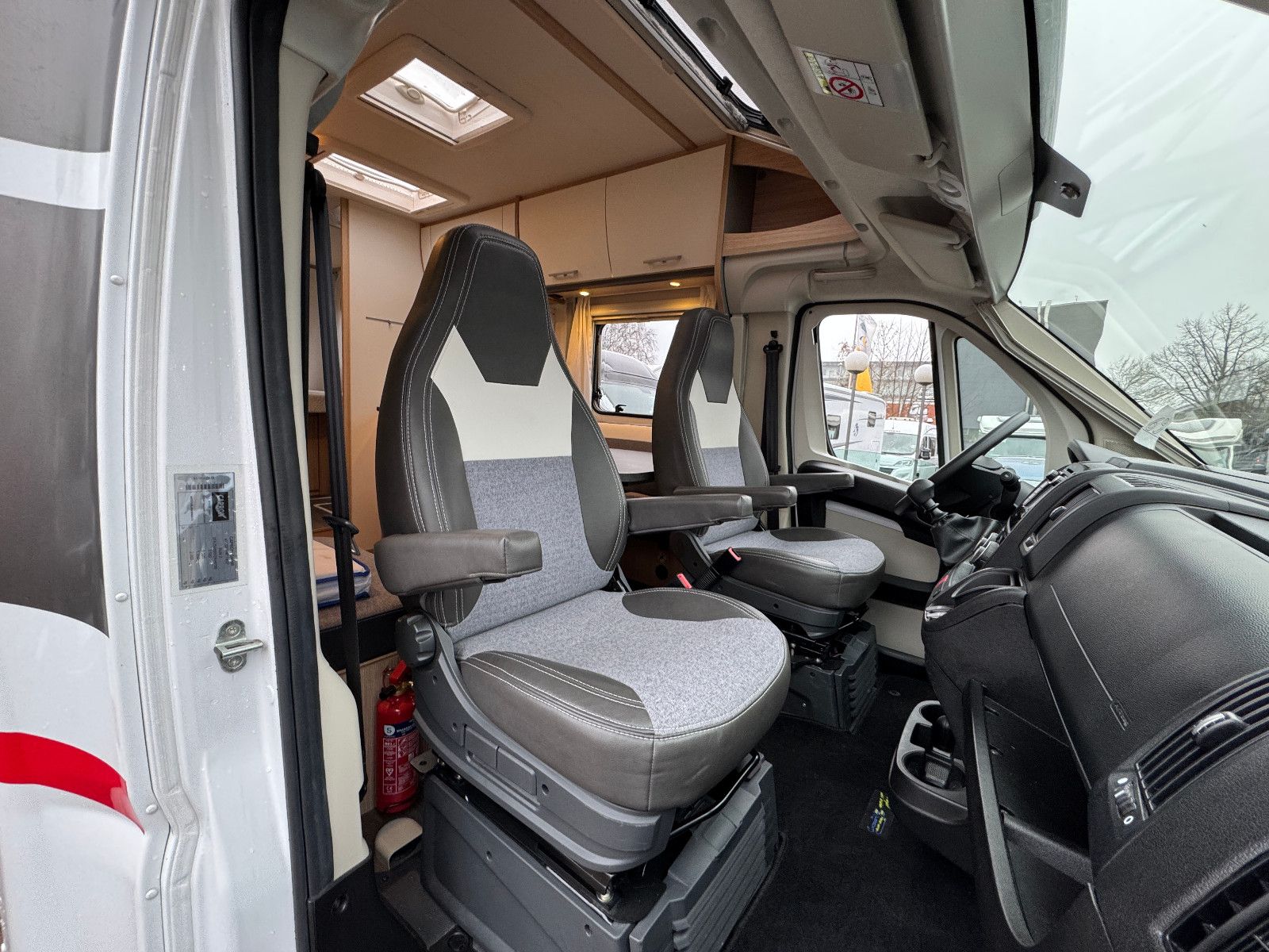 Fahrzeugabbildung Sunlight T69 L PANORAMA DACHKLIMA SAT NAVI QUEENSBETT WC+