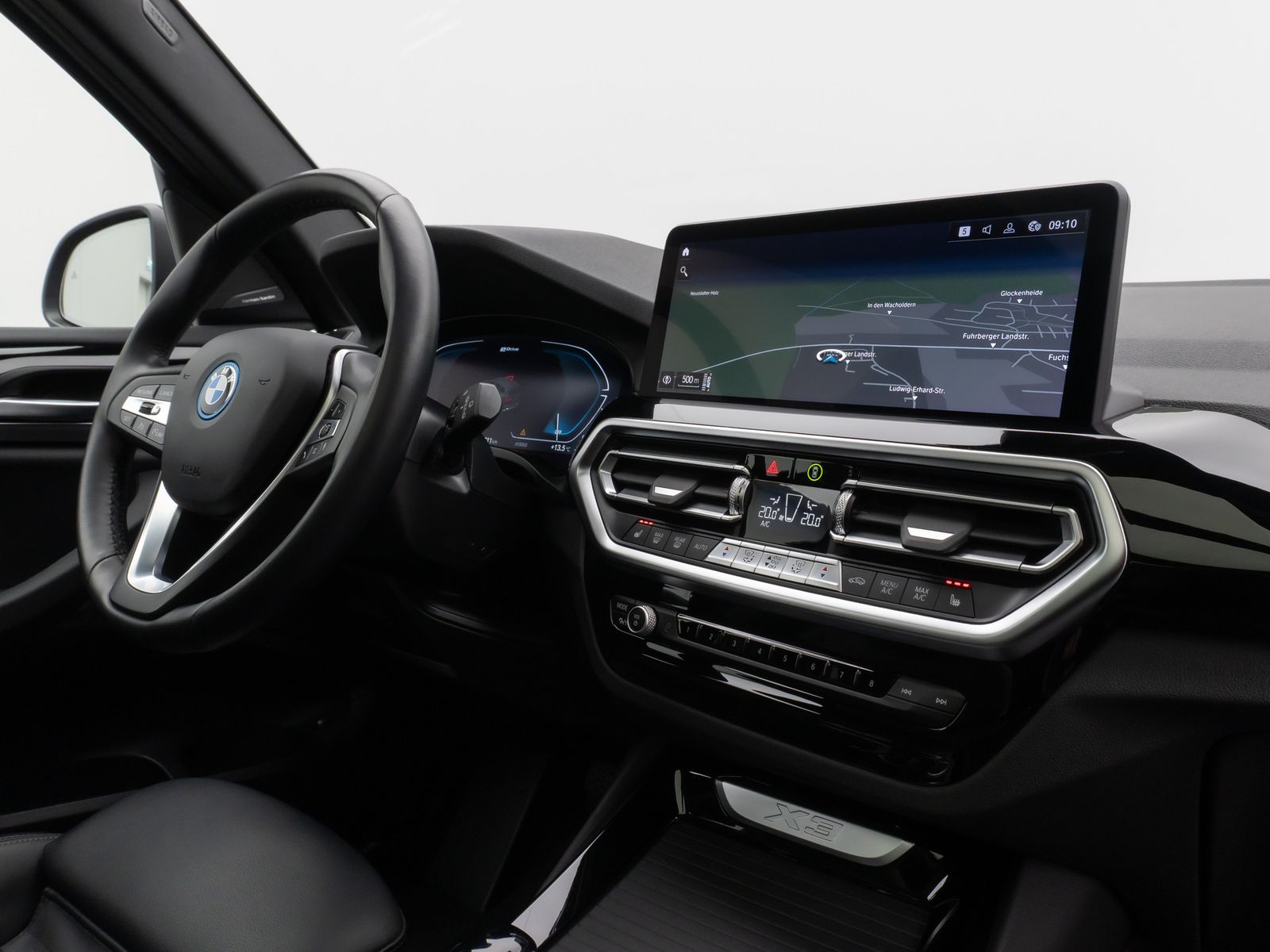 Fahrzeugabbildung BMW X3 xD30e Panorama Kamera HUD H/K Komfort Sport