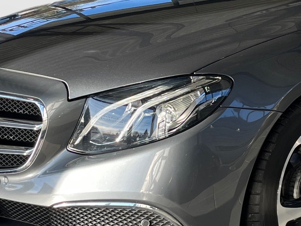 Fahrzeugabbildung Mercedes-Benz E 220 d Avantg. Totwi. Comand LED Widescreen