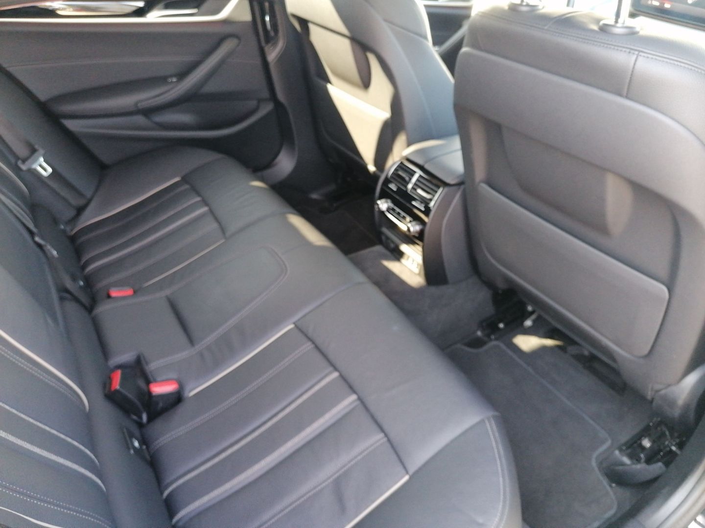 BMW 520 d xDrive Touring Luxury Line  Park-Assistent foto 10