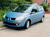 Renault Megane 7 Sitzer  Benzin und Gas - Renault Megane mit Benzin-Antrieb: Van