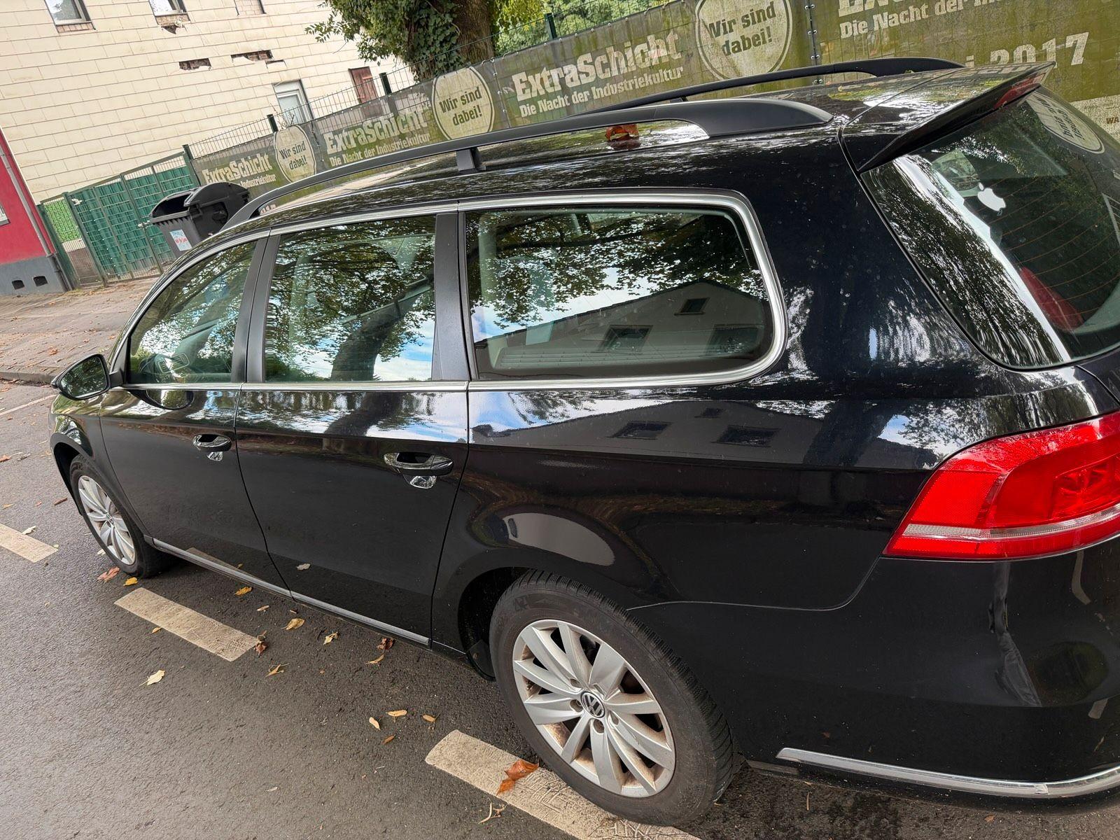 Volkswagen Passat 2011 — engine 129 HP (95kW)