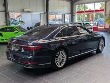 Audi A8 - 6