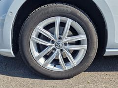 Fahrzeugabbildung Volkswagen Golf VII Variant Comfortline 4Motion Navi LED
