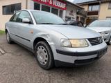 Volkswagen Passat 1.6 Lim. *Automatik*Klima*Radio*TÜV 10.27 - gebrauchte VW Passat aus dem Jahr 1998