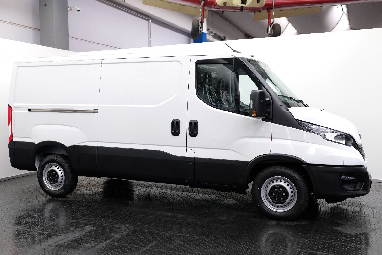 Fahrzeugabbildung Iveco Daily 35S14V  L2H1 RS3520 KAWA Flachdach