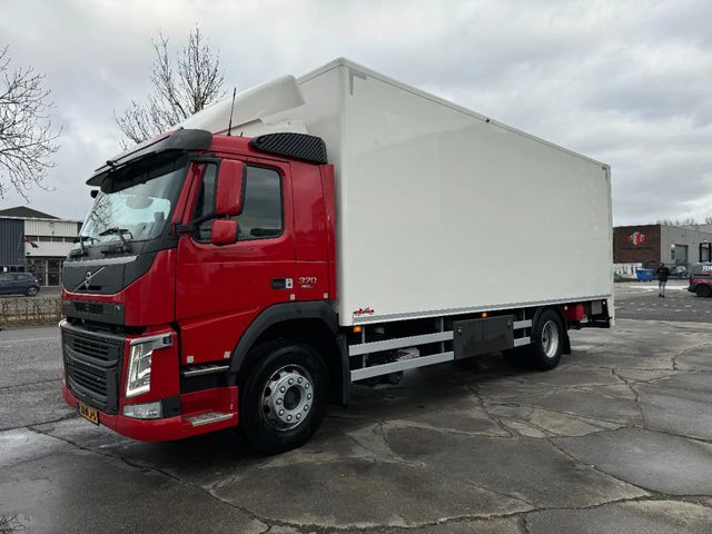 Volvo FM 370 4X2 EURO 6 TÜV TILL 09-2025 DHOLLANDIA LI