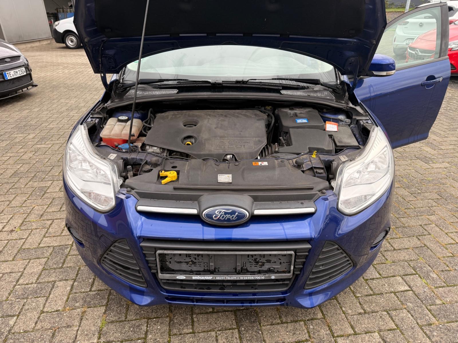 Ford Focus 2013 — photo 17