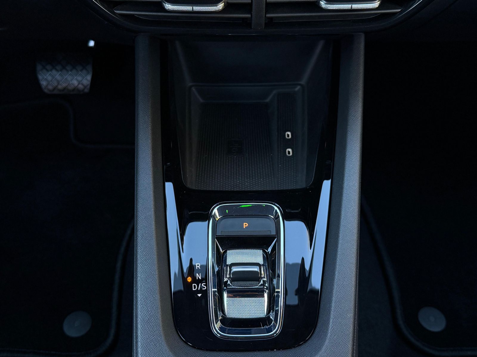 Fahrzeugabbildung SKODA Octavia 2.0TDI DSG Ambition LED+NAV+DAB+PDC+CARP