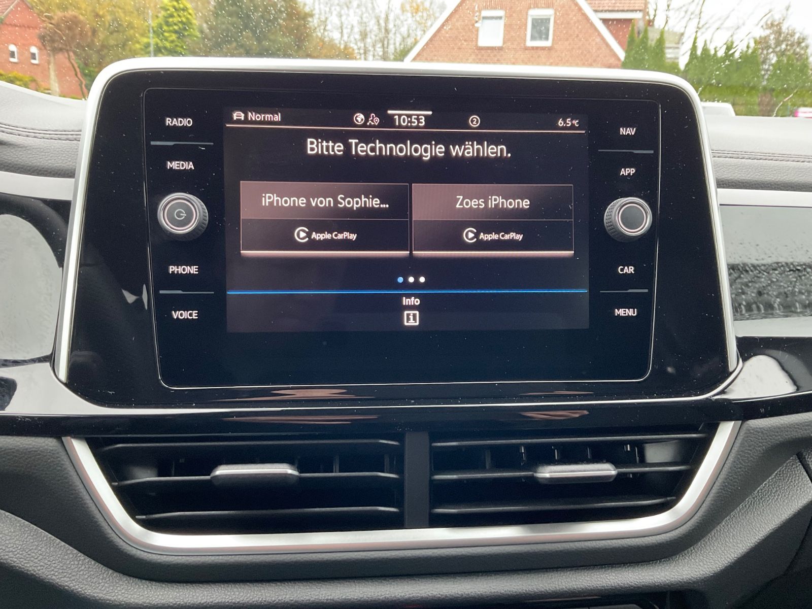 Fahrzeugabbildung Volkswagen T-Roc 1.5 TSI DSG R Line,AHK,ACC,Kamera,Navi