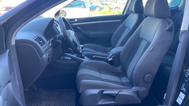 Fahrzeugabbildung Volkswagen Golf V Limousine 1.6 United aus 1. Hand !!