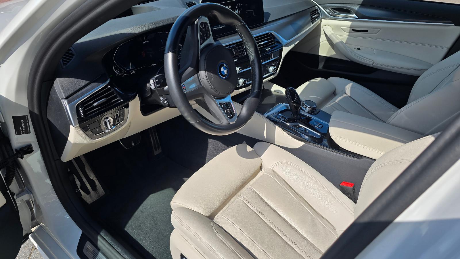 BMW 530e Touring M Sport, Ahk, Head-Up, 360°-Kamera