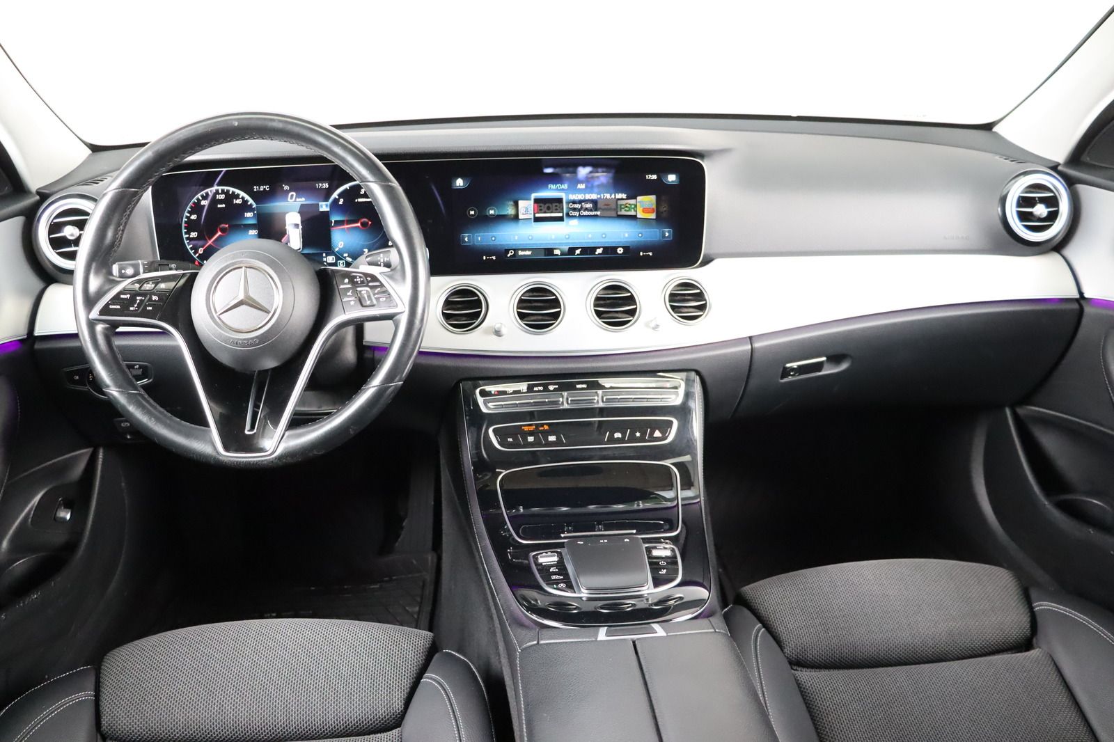 Fahrzeugabbildung Mercedes-Benz E 220 T d  * LED * DAB * Widescreen