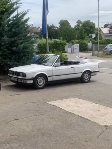 BMW E30 Cabrio 320i 