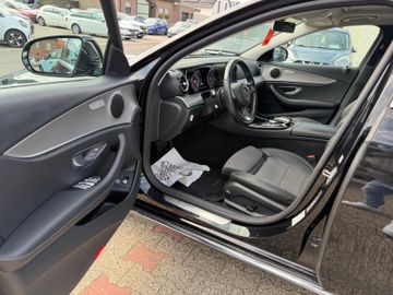Mercedes E 200 - 8