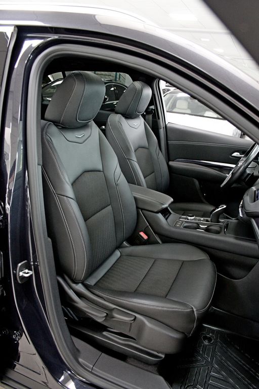 Cadillac XT4 350T AWD LUXURY PANO KAMERA TOTW SPUR BOSE